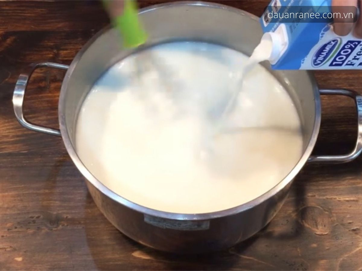 Cách làm sữa chua từ sữa tươi