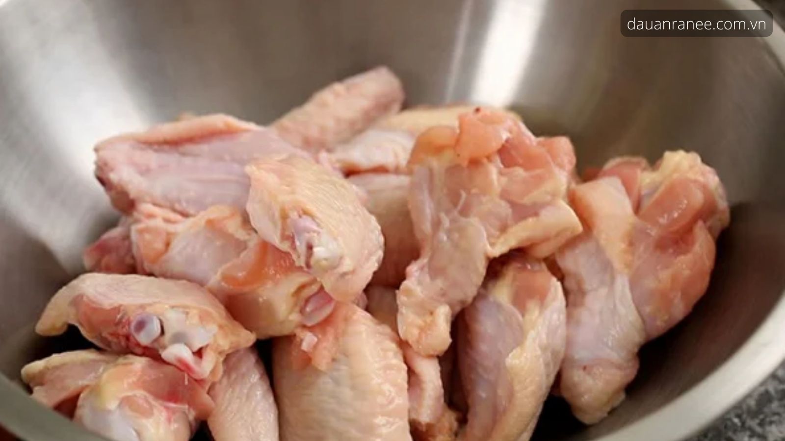 Hướng dẫn cách làm món cánh gà chiên nước mắm truyền thống