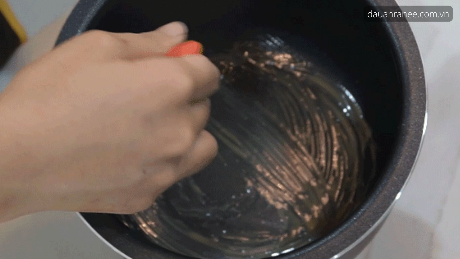 Quá trình thực hiện làm bánh chuối hấp nước cốt dừa