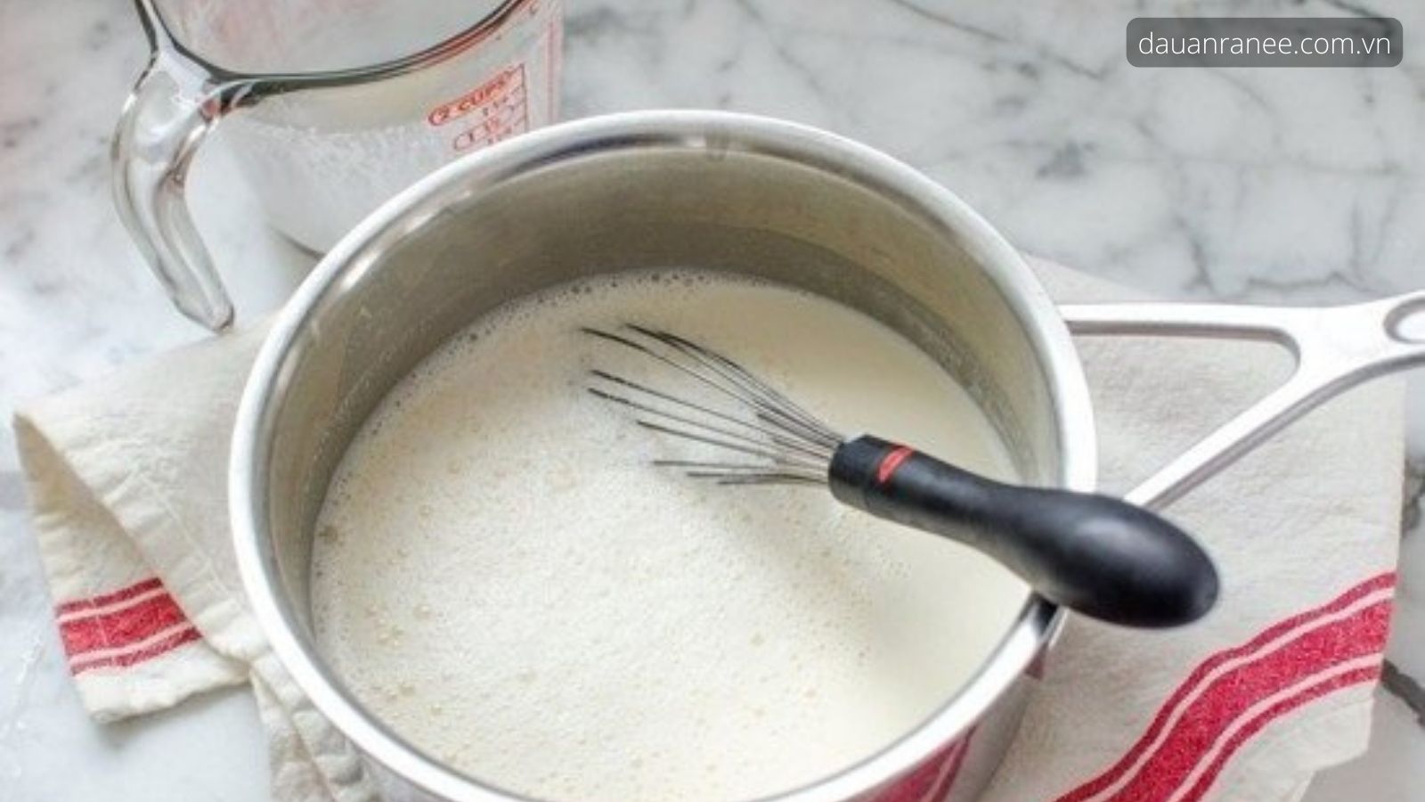 Hướng dẫn làm hỗn hợp trứng sữa - làm bánh flan nhanh